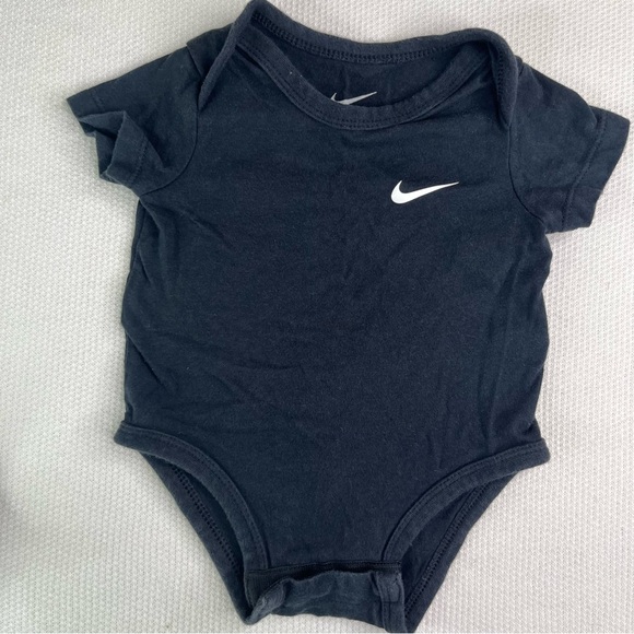 Baby Girl Lot 3M-12M 💖 Outfits Pajamas Summer Shorts Nike Floral Infant - Picture 10 of 13